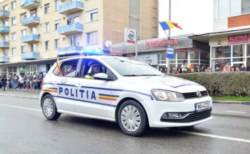 O adolescentă de 15 ani a fost prinsă la volanul unei maşini furate