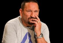 Berbeceanu dă uniforma de polițist pe geaca galben-liberală