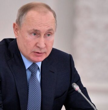 Putin scoate ”kalashnikovu’” și-și „amenință” principalul oponent