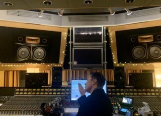 Elon Musk s-a lansat în muzică Elon Musk s-a lansat în muzică