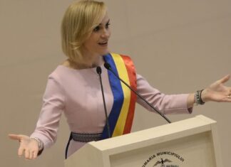 Tunurile pe Gabi Firea