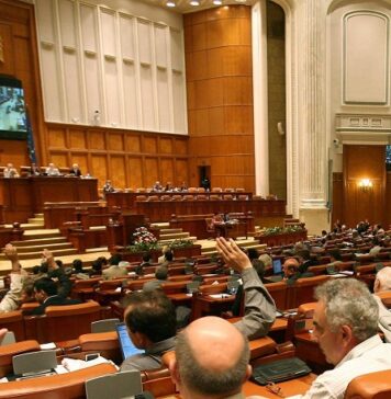 Ciolacu, ce fumezi? „Dacă nu era COVID-19, politicienii aveau timp să se joace”