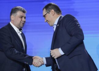 Ponta a prins drag de cuvântul „MASCAradă”