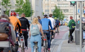 Un biciclist își pierde viața în urma unui accident rutier produs la fiecare două zile pe drumurile din România