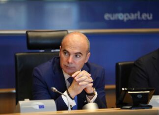 Rareș Bogdan, plin de surprize! Face tot ce-i dictează PNL