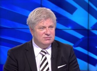 Tudorache, atacat de adversarii politici: Aș fi fost nebun într-o pandemie să nu ajut