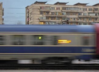 Mersul cu trenul, între chin și amin