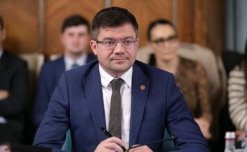 Hainele noi ale împăratului Alexe, murdărite de suspiciunea de luare de mită Costel Alexe