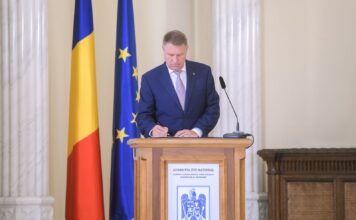 Klaus Iohannis vine cu vești bune ambalate-n măști de protecție Președintele s-a trezit! Astăzi e zi de conferință pe tema COVID-19
