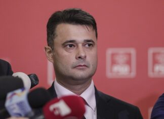 Daniel Florea, făcut Pinochio, trombonist, mincinos și #DFect de un lider PLUS FOTO Psnews