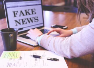 Știri false: hoți îmbrăcați în medici