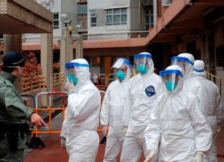 În Sectorul 4 există costume speciale care să-i apere pe români de coronavirus