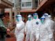 În Sectorul 4 există costume speciale care să-i apere pe români de coronavirus