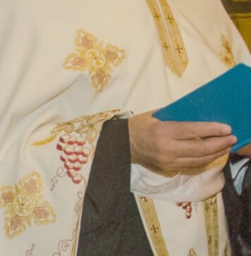 Dragul meu Preafericit, aurit și înțolit, ești fericit? biserica coronavirus jandarmerie