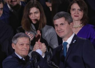 Se rupe lanțul de iubire între USR și PLUS? Cioloș face gălăgie, Barna tace