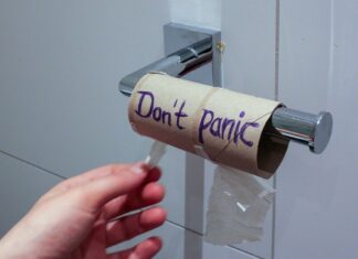 Daniel Florea ne ajută cu hârtie igienică