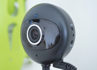 Aradul se dărâmă, camerele filmează