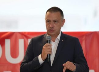 Fifor trage cortina peste România. Dar cine stinge lumina?