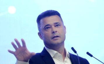 Lui Florea îi arde de promovare, în pandemie! Fața lui valorează 500.000 de euro