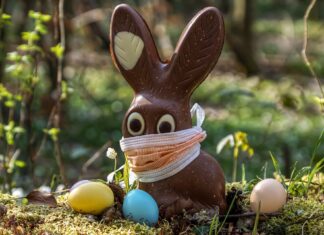 Bogdan Despescu și românii veniți să petreacă Paștele acasă