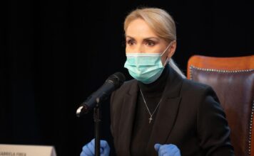 Firea, ajutată de Centrul de Cercetare al Armatei în combaterea virușilor FOTO facebook