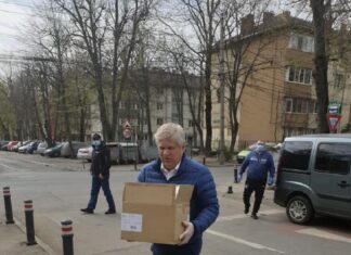 Tudorache, surpriză pentru medicii aflați în prima linie în lupta cu COVID-19 FOTO facebook