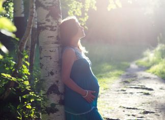 Adio, educație sexuală în școli – Bun venit, mămici adolescente