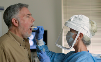 Vrei să afli dacă ai Covid? Firea: Mai sunt 6000 de locuri pentru testarea gratuită