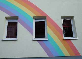 Erdoğan nu vrea curcubeu pe geam