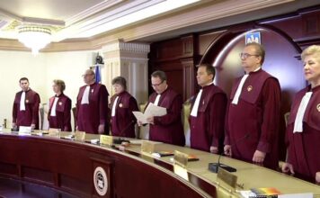 CCR strică ploile parlamentarelor. Knockout pentru Guvern