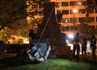 Încă o statuie distrusă dintr-o solidaritate care, la rândul ei, distruge