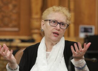 Meci amical între Guvern și Avocatul Poporului. Apără Renate!