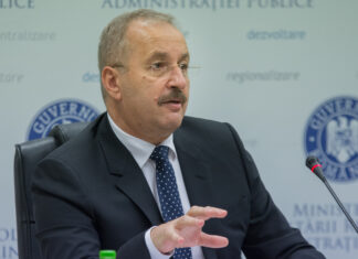 Vasile Dîncu cere demisia „Educației”