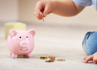 Nici pentru copii nu sunt bani! Guvernul atacă la CCR legea care prevede dublarea alocațiilor