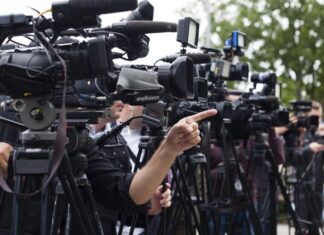 Senatul a adoptat o ordonanță de urgență care facilitează finanțarea presei de către Guvern