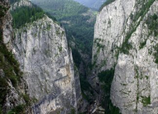 Maghiarii vor Cheile Bicazului, iar românii nu renunță Cheile Bicazului