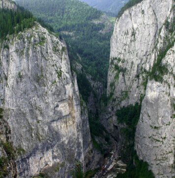 Maghiarii vor Cheile Bicazului, iar românii nu renunță Cheile Bicazului