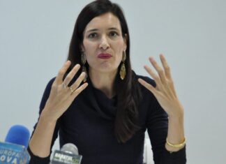 ALDE Sector 1 a strâns 10.000 de semnături pentru demiterea lui Clotilde Armand