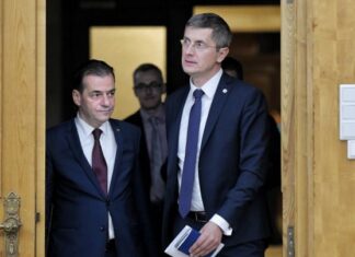 Pe Orban l-au durut, un pic, loviturile din partea USR, dar insistă să facă alianță