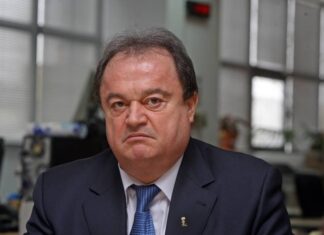 Punct și de la capăt. Se rejudecă dosarul în care Vasile Blaga este acuzat de trafic de influență și luare de mită