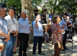 Umaniștii au depus coroane de flori la statuia lui Constantin Brâncoveanu