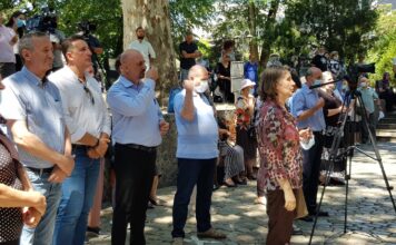 Umaniștii au depus coroane de flori la statuia lui Constantin Brâncoveanu