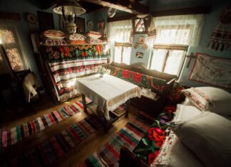 Punct turistic: O casă din 1903 și un sat fără coronavirus