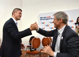 USR și PLUS au adoptat fuziunea. Barna și Cioloș, co-președinții alianței