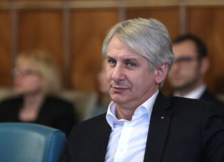 Teodorovici, luat la „mișto” cu glume de Radio Erevan