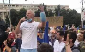 Mugur Mihăescu: „Zboară, Puiule, zboară”