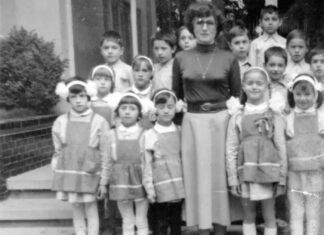 Prima zi de școală în anii 80: ”Jumătate de clasă mirosea a gaz. Cealaltă jumătate era tunsă zero”