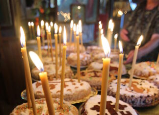 Reclamă la parastase: un vinuleț și-o prescurică pentru Arhiepiscopul Tomisului