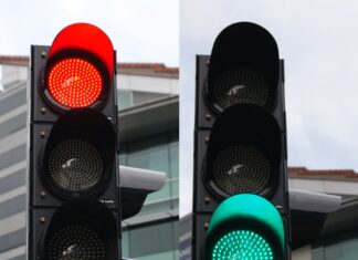 Scenariu roșu. Se schimbă culoarea școlilor din București