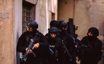 Poliția Română, în vizită la clanul Sadoveanu: colecția de arme găsită de polițiști